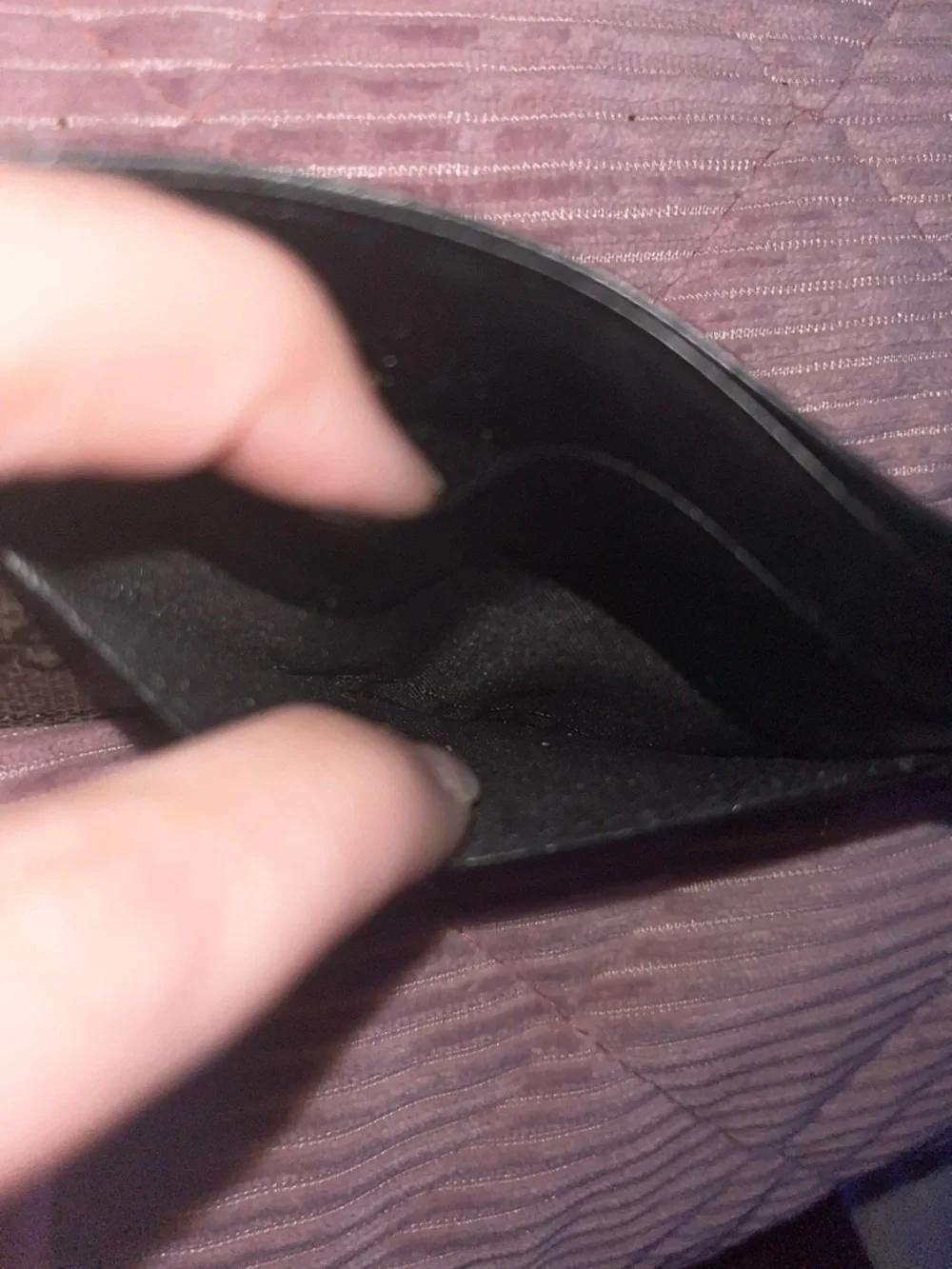 Gucci Beige/Black GG Supreme Card Holder with Bee Motif - Picture 4 of 5